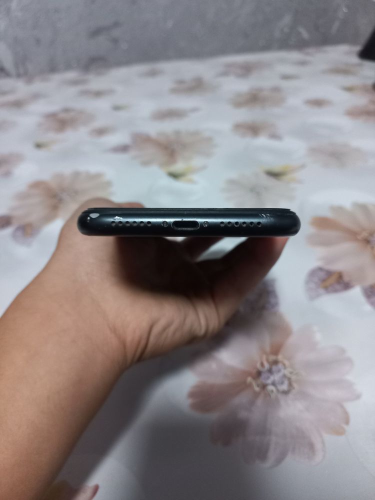 IPhone Xr 64 gb karobka bor срочно сотилади окала пул зарур