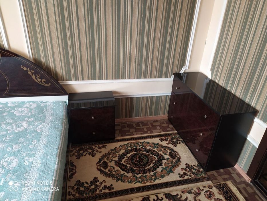 Tinchlik metro B blocda kvartira sotiladi