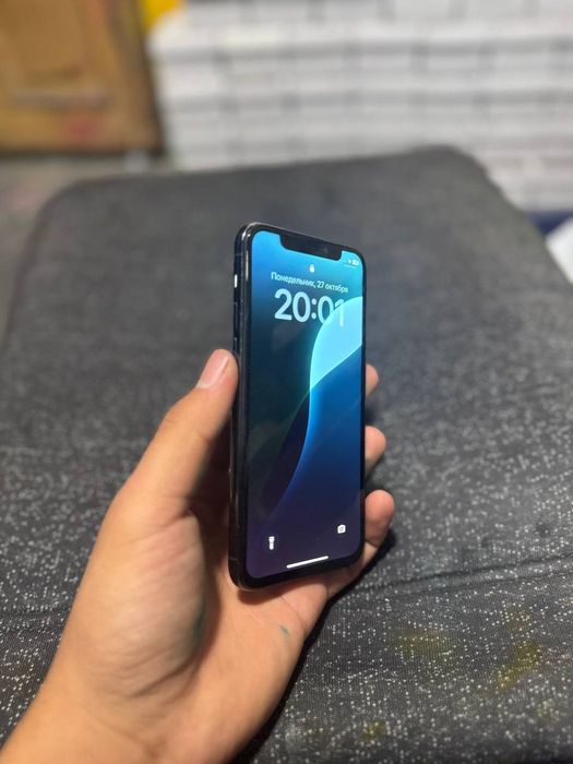 Iphone 11 pro 64 gb.