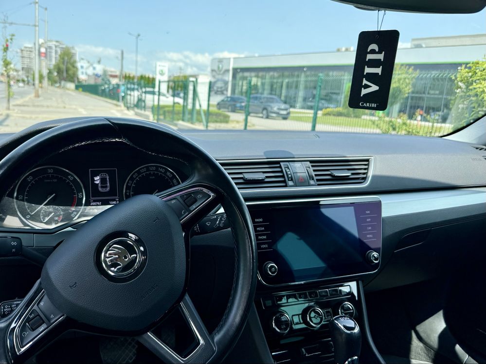 Skoda Superb navi