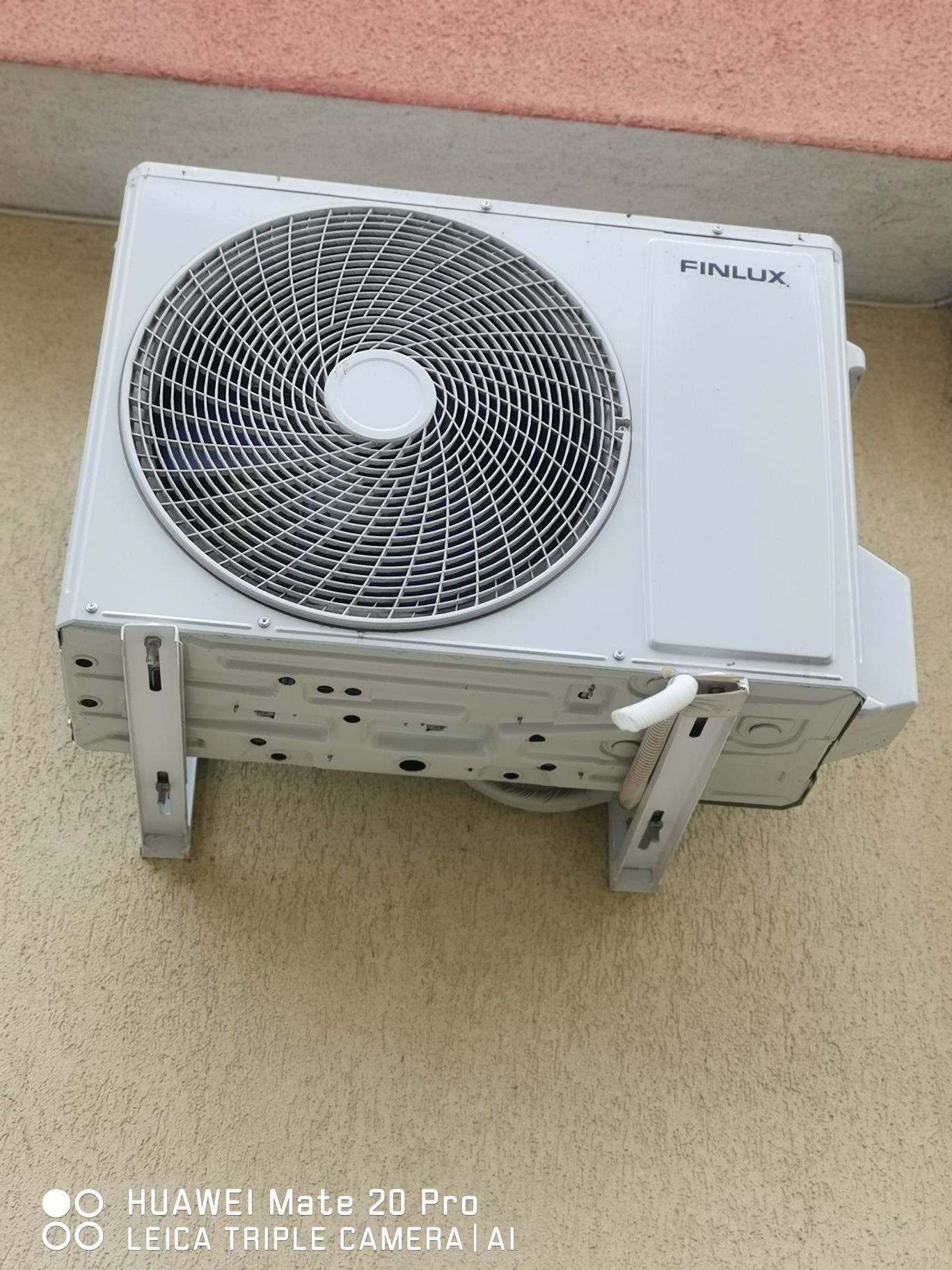 Продавам хипер инвенторен климатик 12ка FINLUX