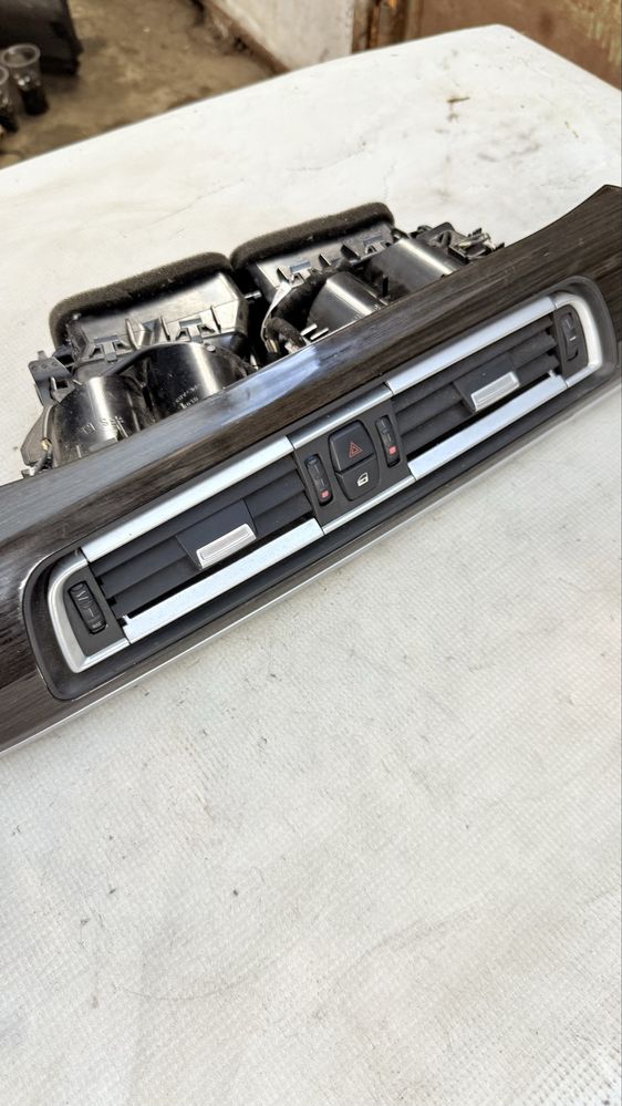 Dashboard Dash BMW 7 series F01  десен волан