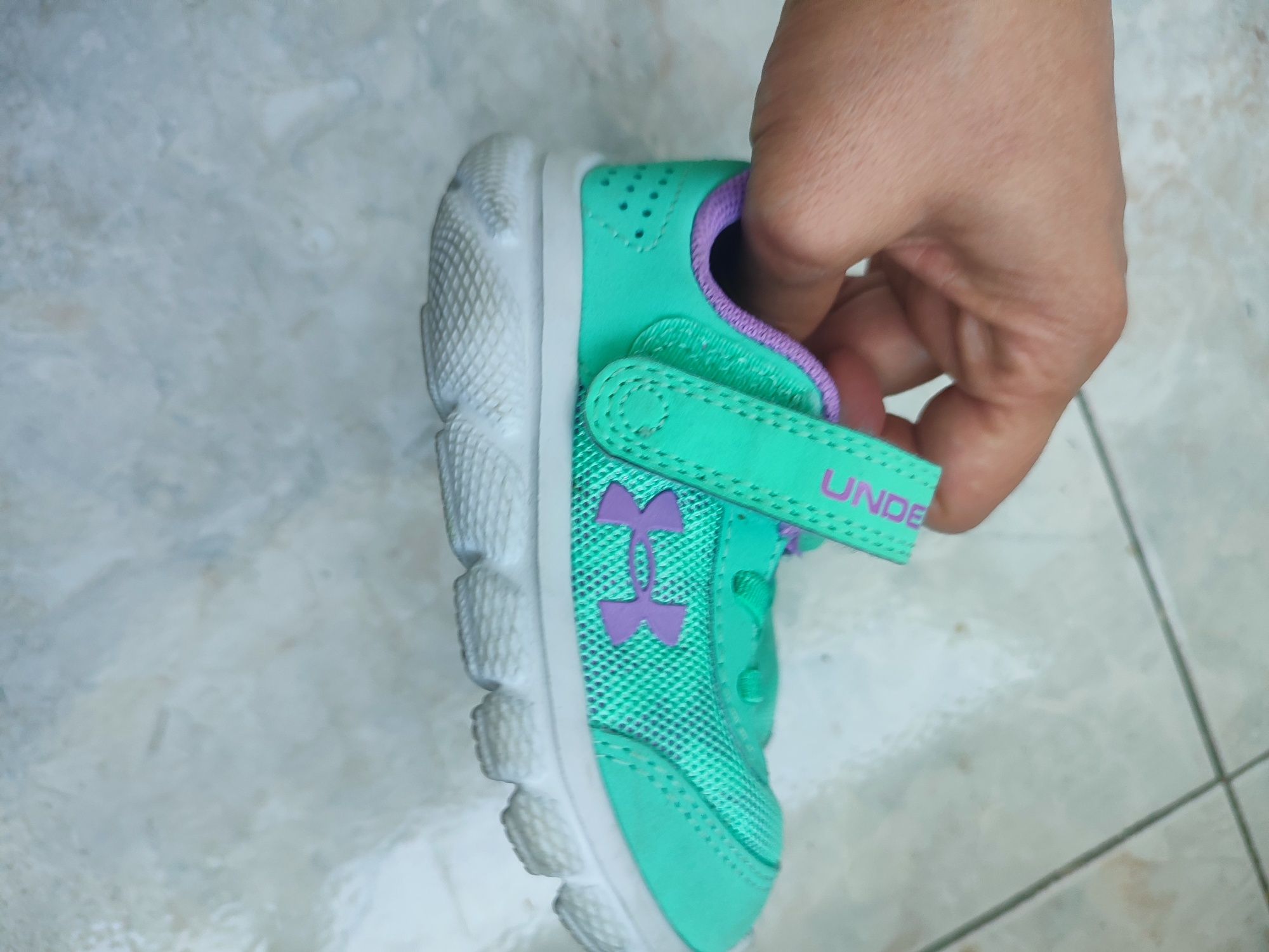 Маратонки under armour