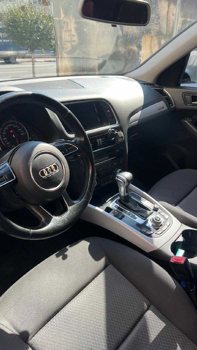 Vand  AUDI Q5 , stare foarte buna, km reali