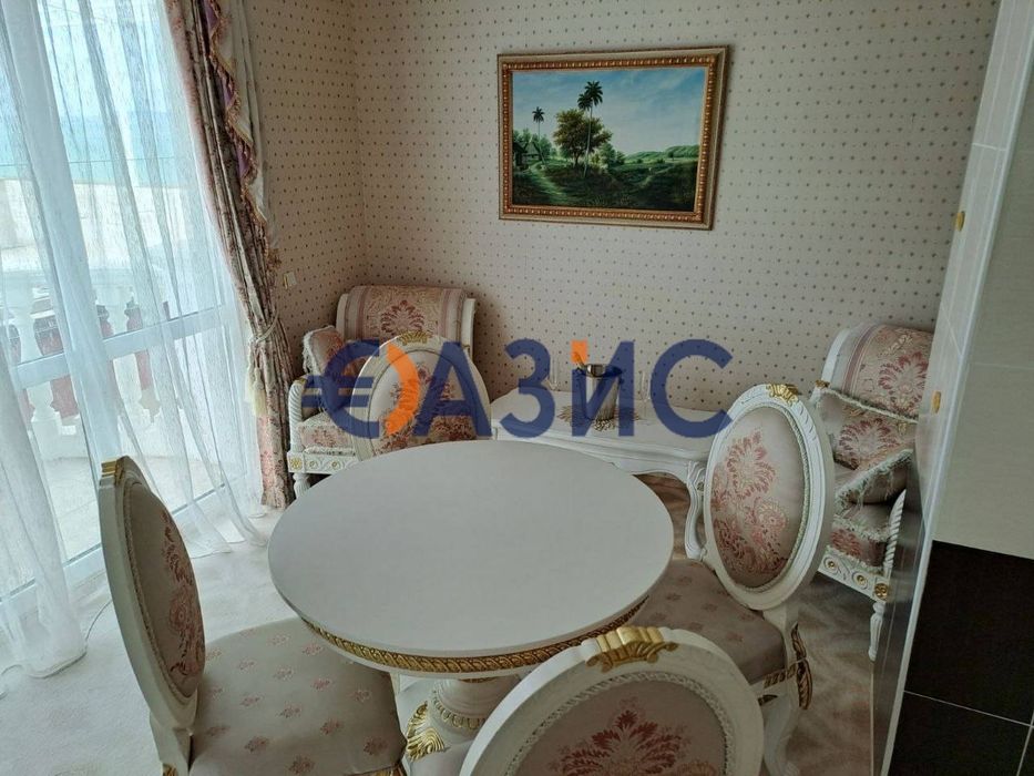 Първа линия ! 2-стаен апартамент на 4-ти етаж с директна гледка към