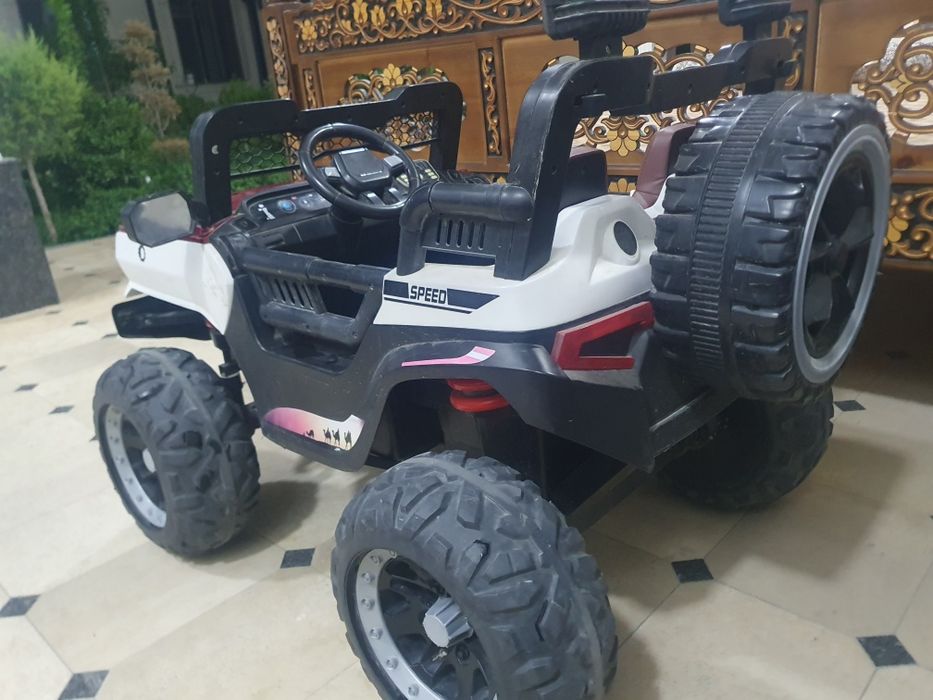 Детская машина на зарядке