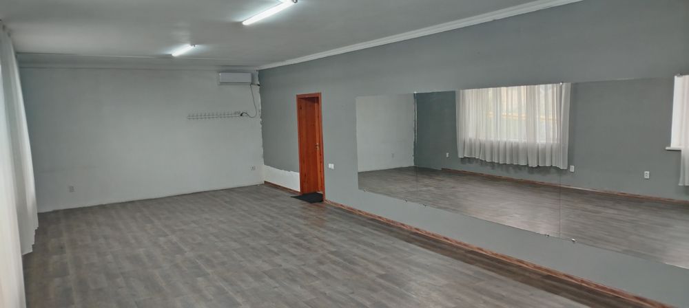 Сдам в аренду 60 кв. м. помещение