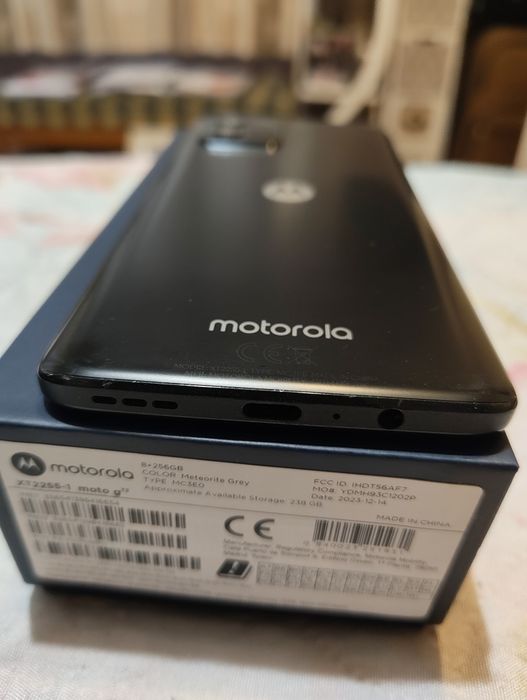 Телефон Motorola G72