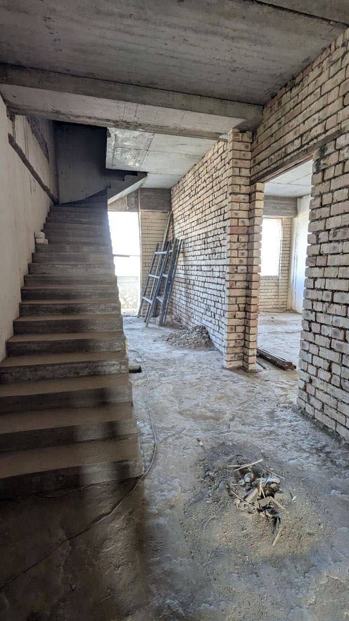 Двухуровневая квартира в ЖК Лабзак новостройка