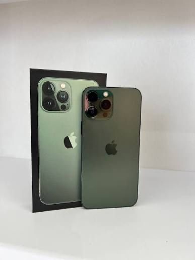 iPhone 13 Pro Max 128 GB — зелёный, отличное состояние