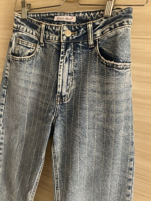 Дамски дънки с камъни