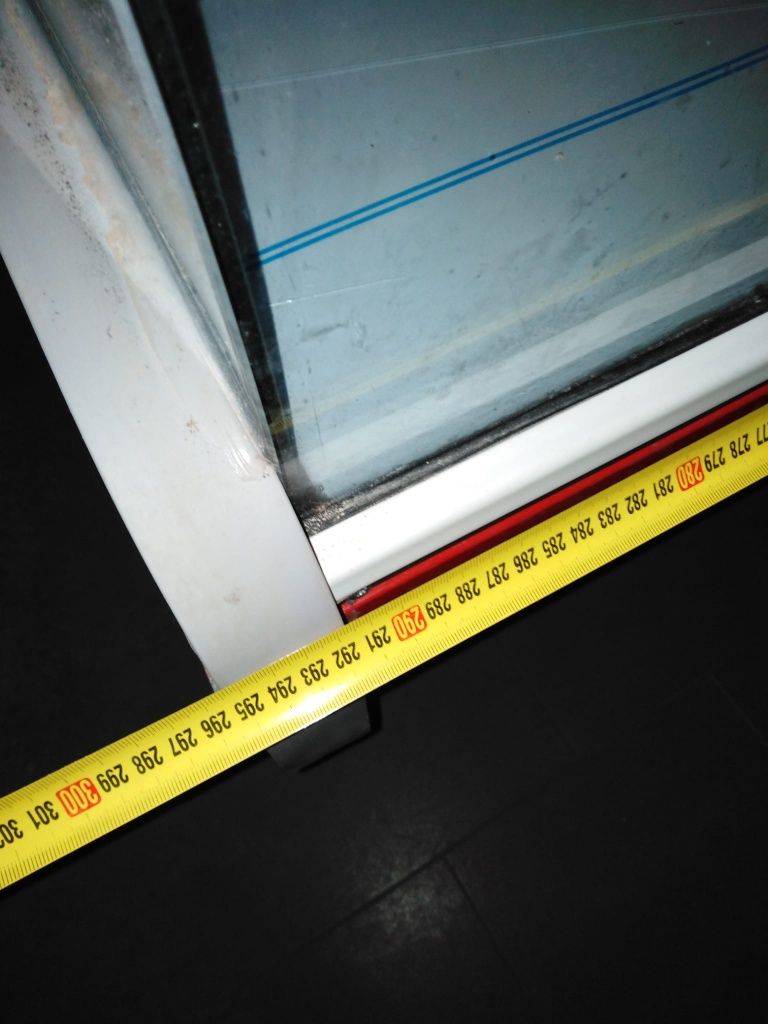 Vând vitrină frigorifică 3 metri lungime