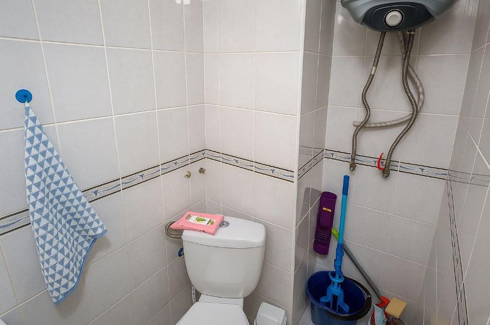 Дава се под наем Едностаен апартамент в Варна, Колхозен пазар - 45 кв.м за 290 € - Снимка #2