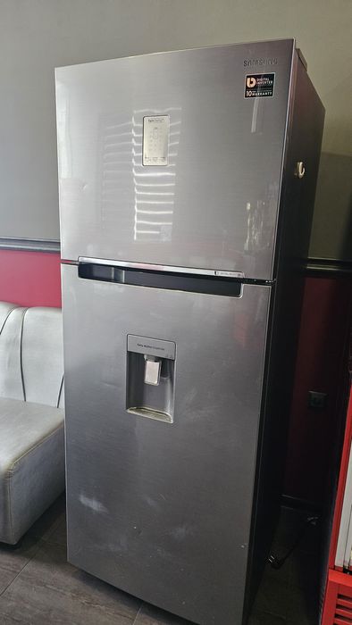 Хладилник с фризер