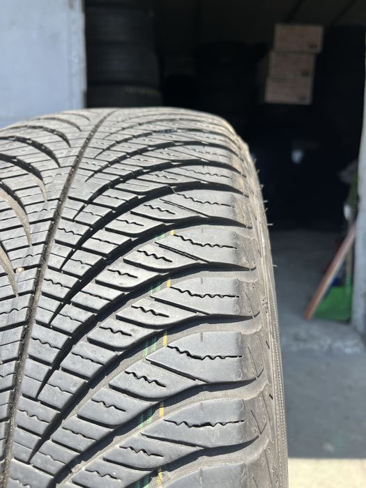 2 бр. летни гуми 215/55/17 GoodYear 6,5 mm DOT 2220