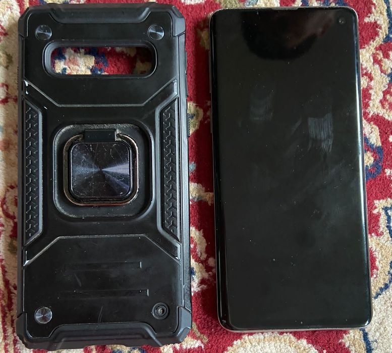 Продам телефон самсунг s10