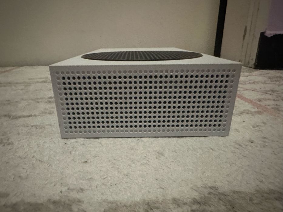 Xbox series S! състояние като ново