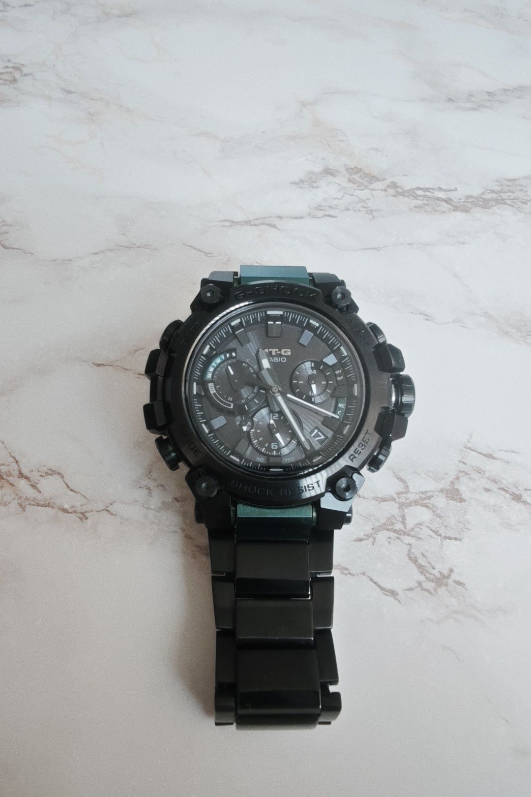 Продавам Часовник Casio MTG -B3000