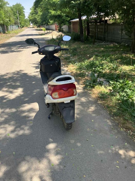Dau scuter electric la schimb pe altul mai mare scuterul merge foarte