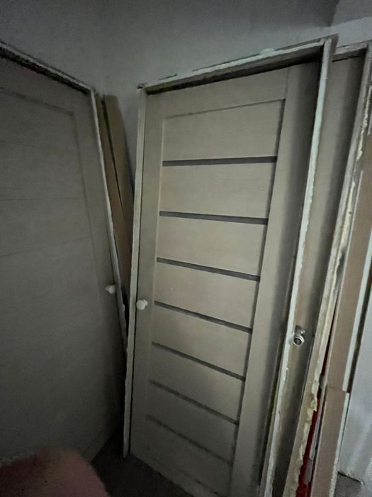 Продам Срочно двери