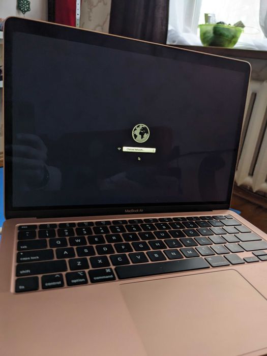 Ноутбук Apple, не рабочий