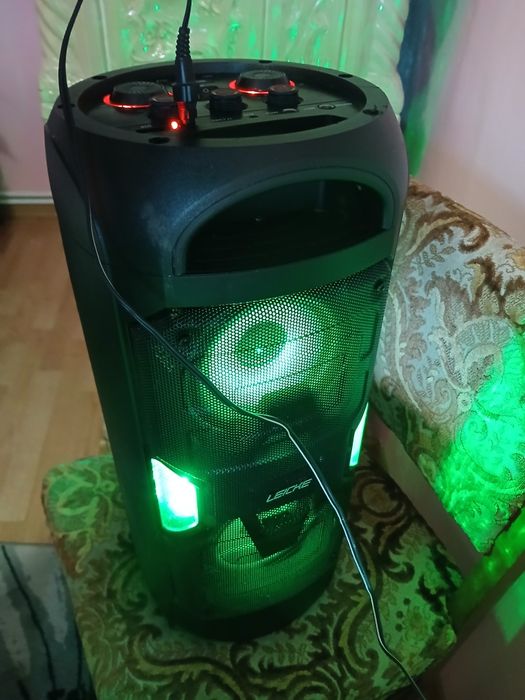 Boxa mare portabila .