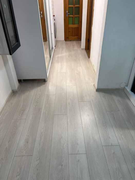 Montaj usi si parchet