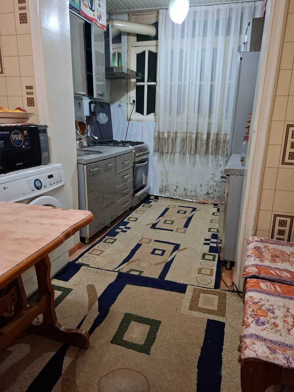 4 хонали квартира  сотилади 3 этаж  Динамо бозорча
