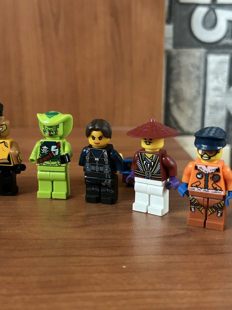 Най-различни LEGO фигурки - човечета и животни