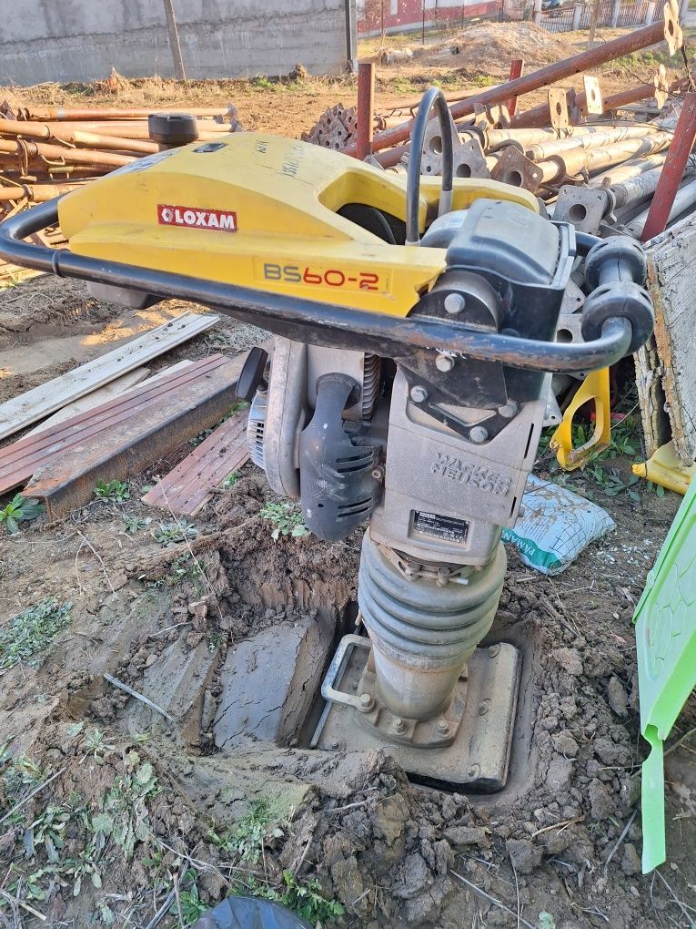 Popi metalici DE ÎNCHIRIAT și Mai compactor WACKER NEUSON