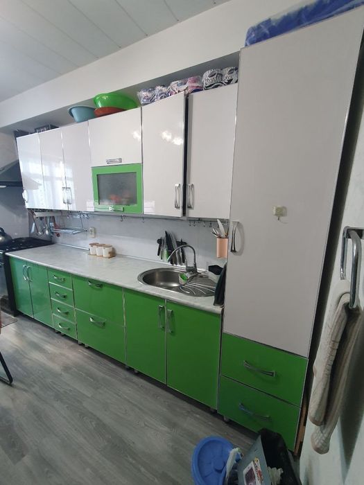 Продается кухонный гарнитур. целиком