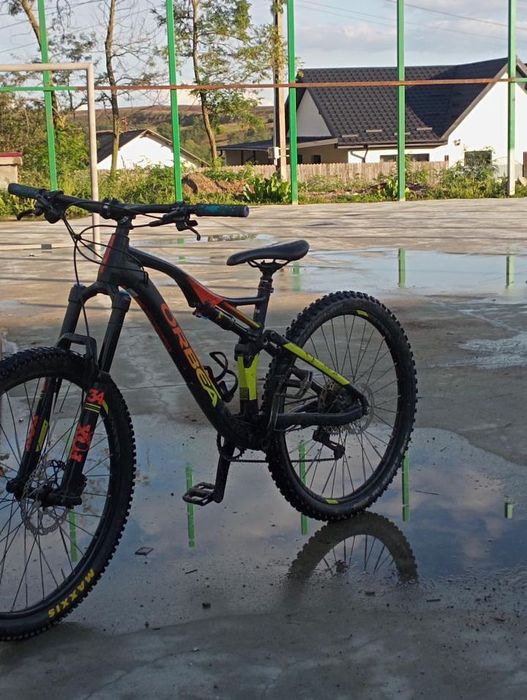 Bicicleta xc full suspension