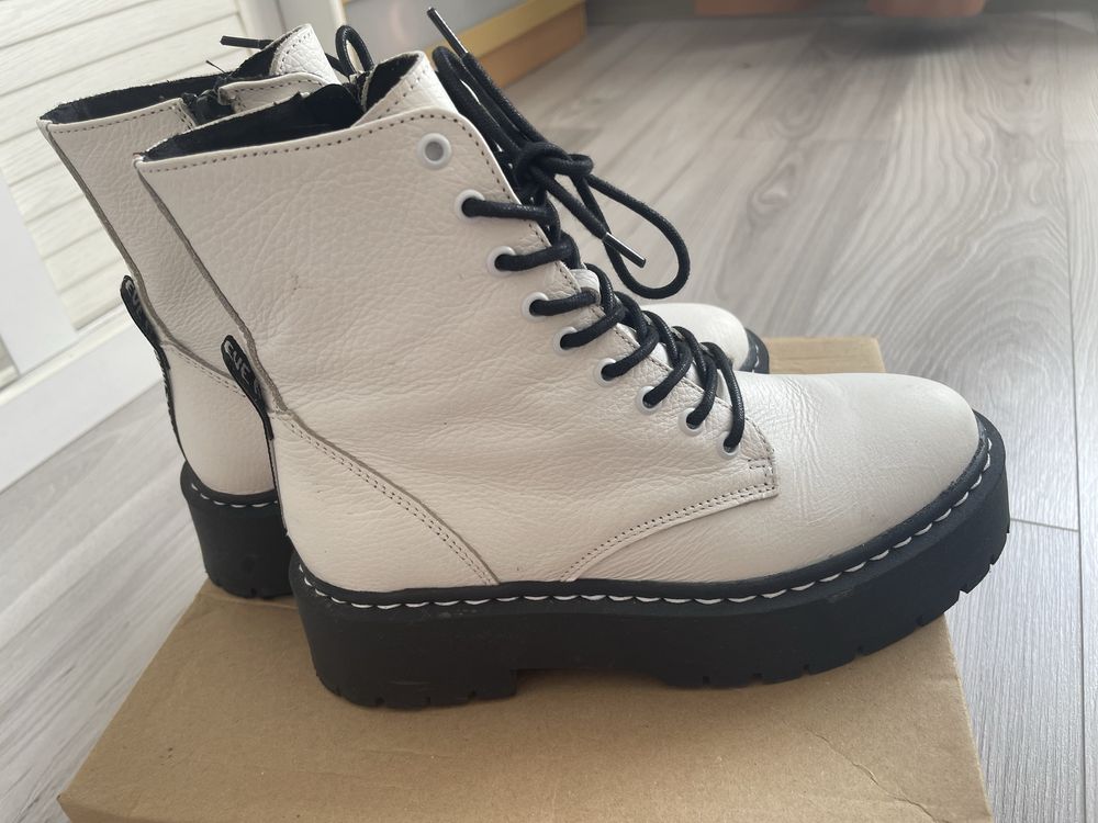 Ghete albe piele Steve Madden nr 38