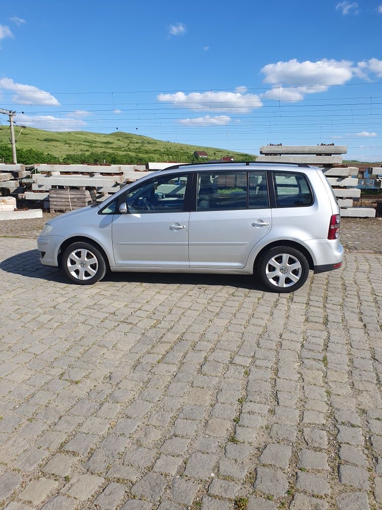 Propietar Vând Volkswagen touran 1.9 tdi an 2008 acte valabile