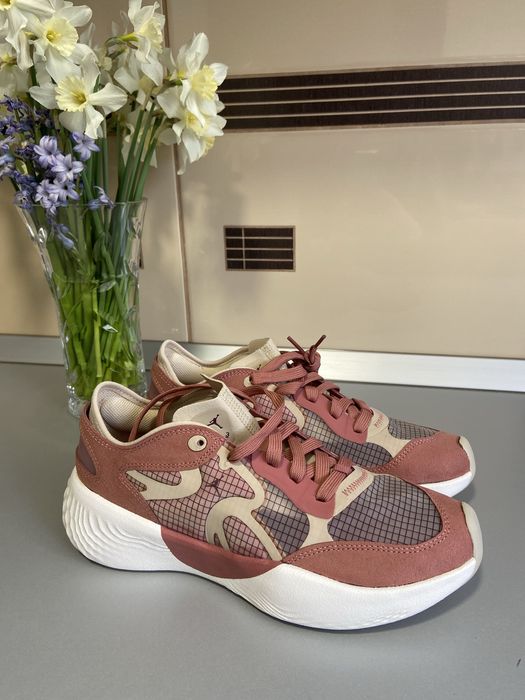 Adidasi Jordan Nike, mas 38,5 si 39