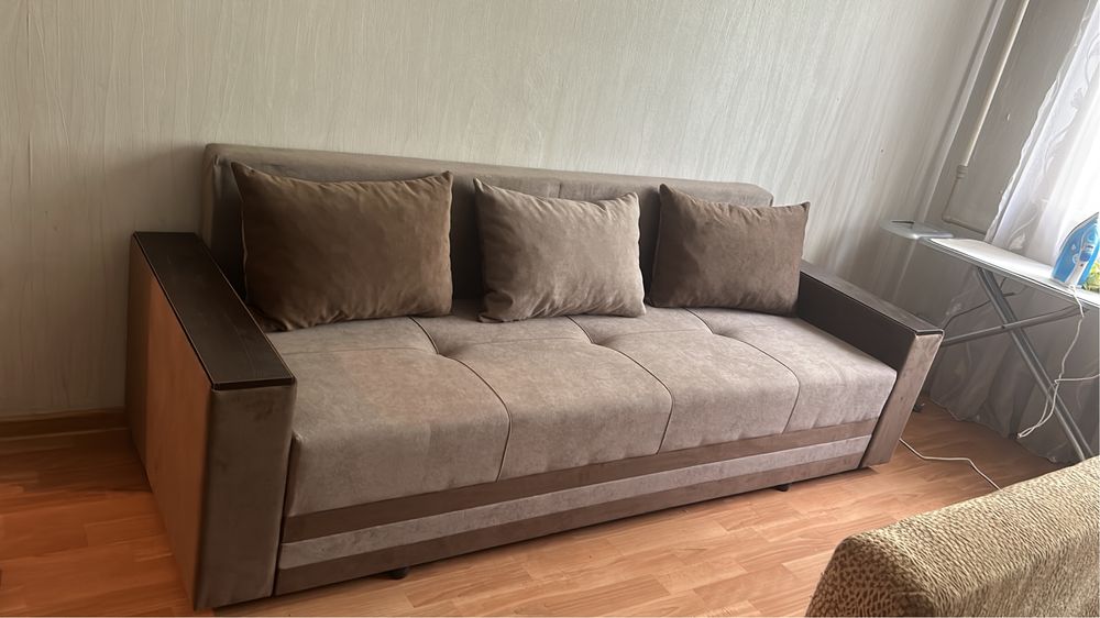 Диван тахта раскладной диван с декоративными элементами