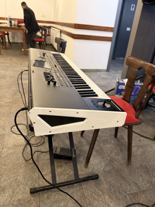 Korg Pa4X Oriental 76key