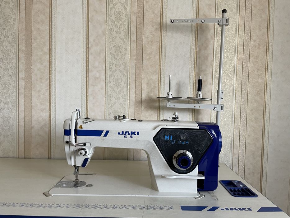 Машинка для шитья,очень в хорошом состоянии