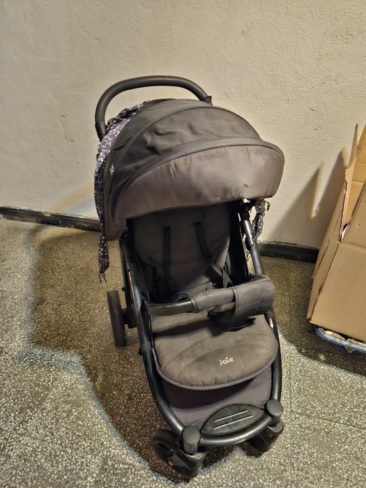 Детска количка Joie