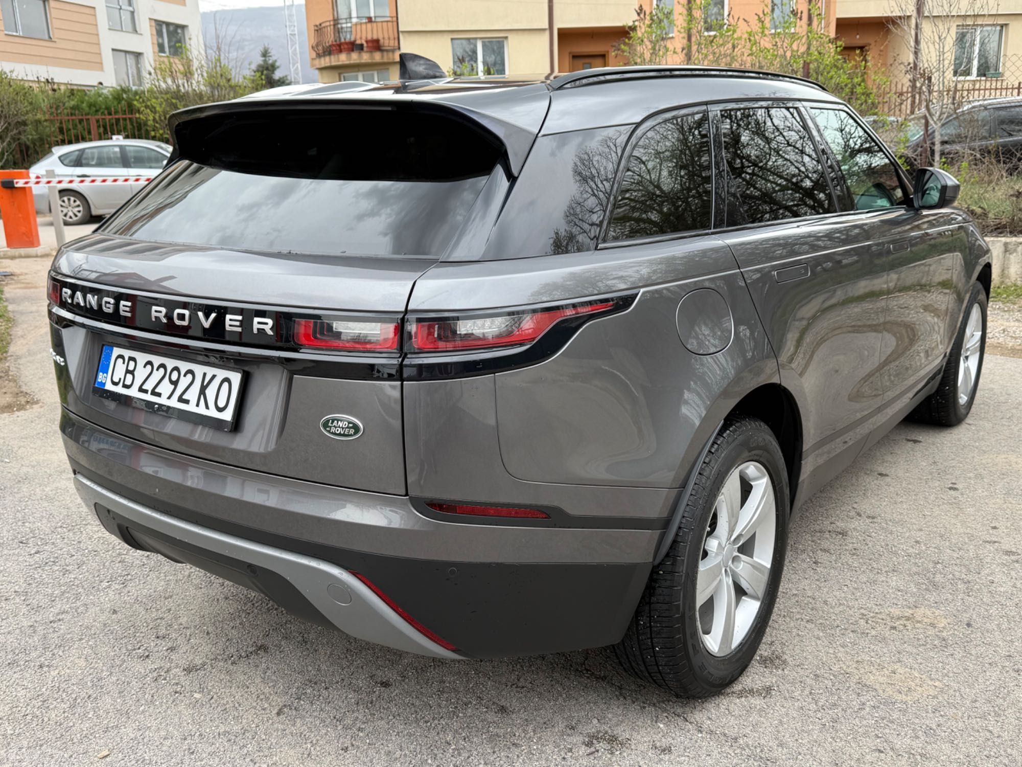 Land Rover Range Rover Velar 2.0(180кс)AWD/Automatic/MERIDIAN/Панорама
