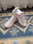 New Balance și Skechers