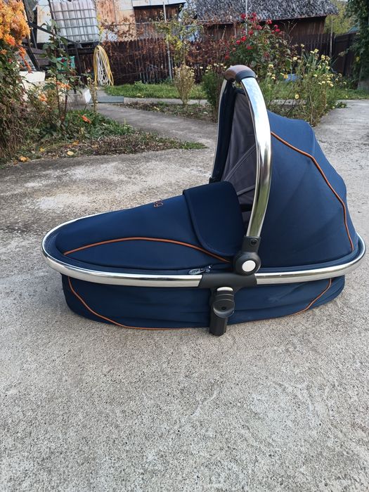 Vând Cărucior Egg 2 in 1 Regal Navy( albastru)