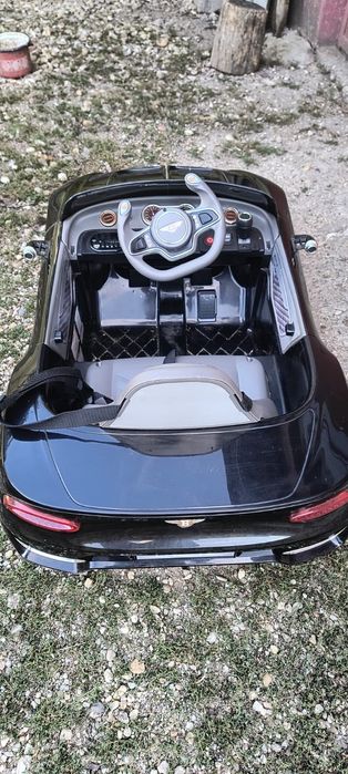 Mașină electrică,acumulator nou,model Bentley.