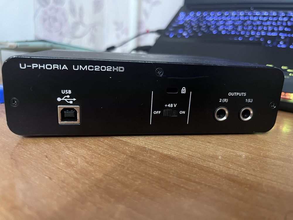 Behringer umc202hd