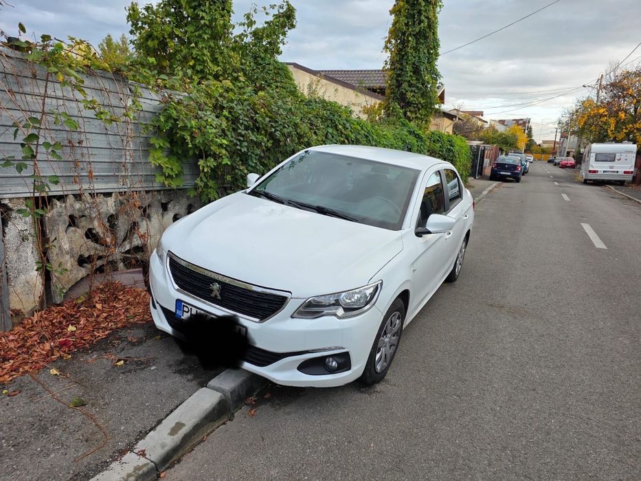 Vând Citroen C-elisee 1,2 benzină, 2017, full cu navigație.