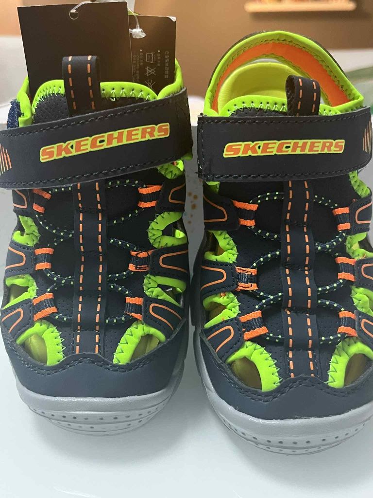 Детски обувки и сандали Skechers различни