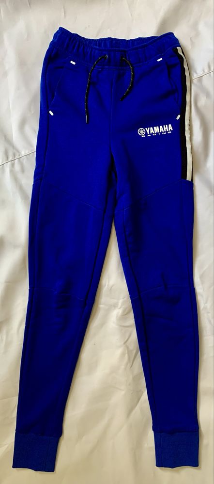 Haine Yamaha , tricouri, rollinguri, pantaloni. Noi!