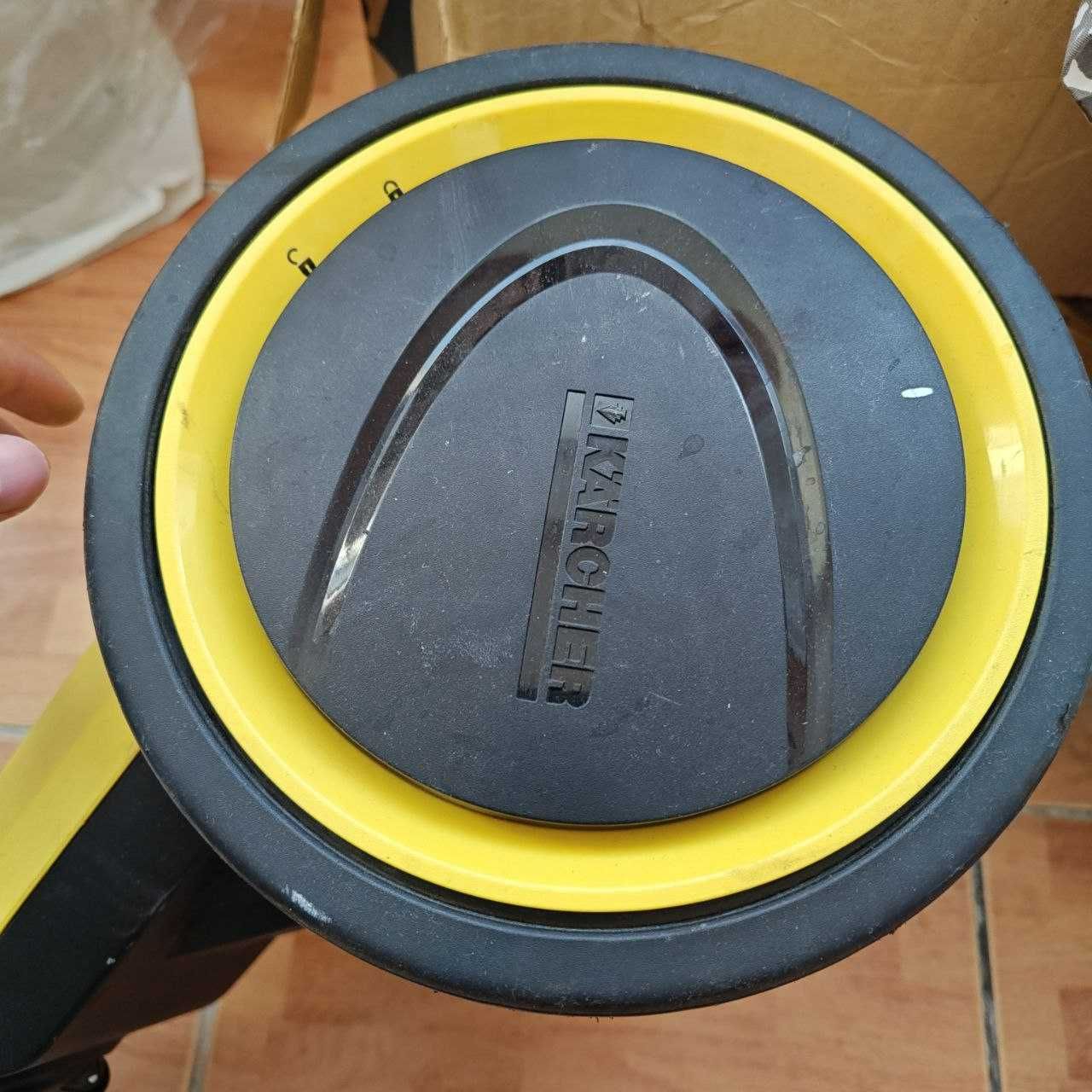 Пылесос Karcher VC3 на запчасти кархер мотор  шланг от пылесоса керхер