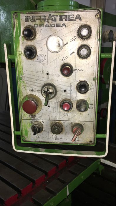 Mașina de frezat universala. Fus 26