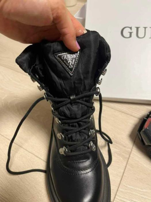 Оригинални боти на Guess